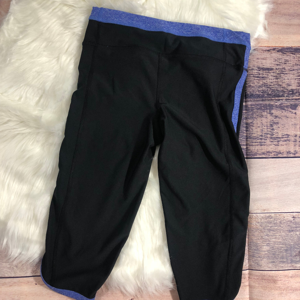 VOGO Athletica Capri Leggings - XS - Picture 2 of 3